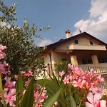 Oleandri Casa de Férias *